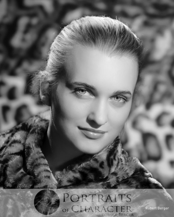 Vintage-Classic-Hollywood-MovieStar-headshot-Executive-Business-family-invividual-professional-portrait-photography-studio-Houston-RobertBerger-21